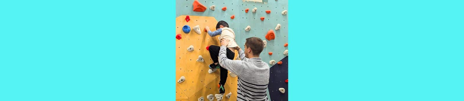 initiaition escalade en périscolaire à Montchat Bada