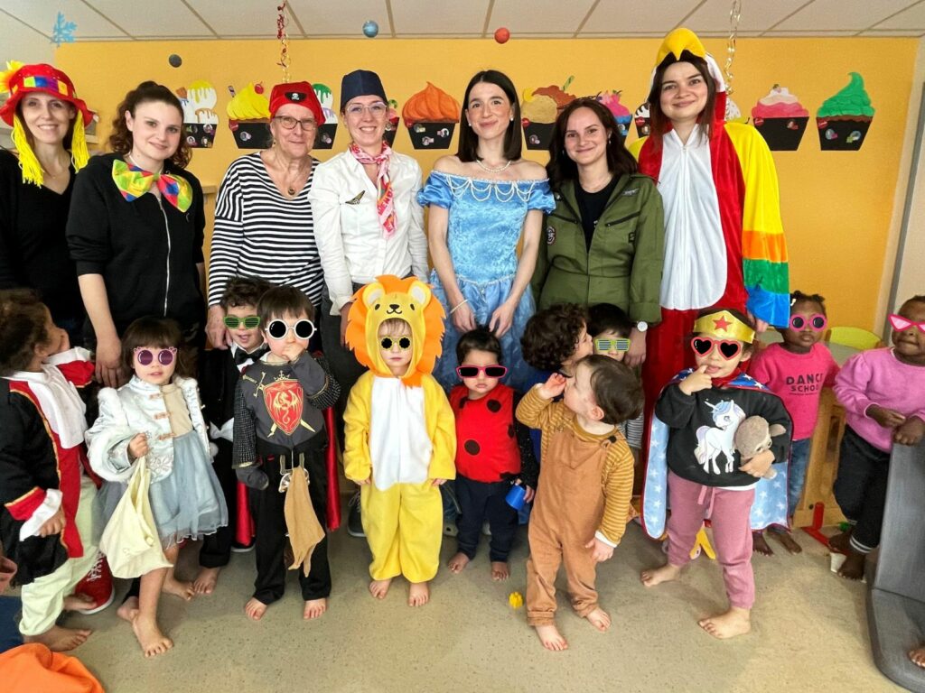 Comme chaque année les enfants et l'équipe de Montchat Botté a organisé son carnaval avec la participation de petits et grands.