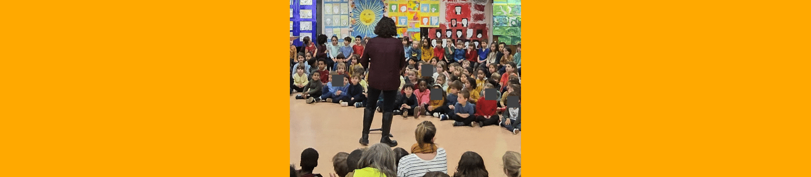 Enfants de l'école maternelle Viala et de la crèche des Montchatons réunis pour un temps de chorale à Lyon