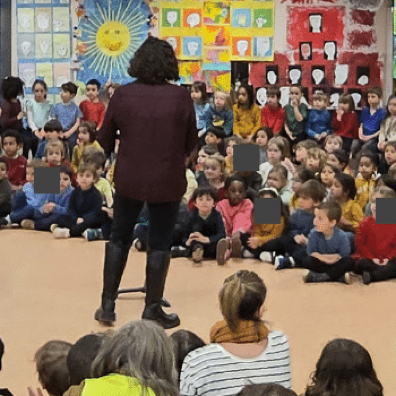 Enfants de l'école maternelle Viala et de la crèche des Montchatons réunis pour un temps de chorale à Lyon
