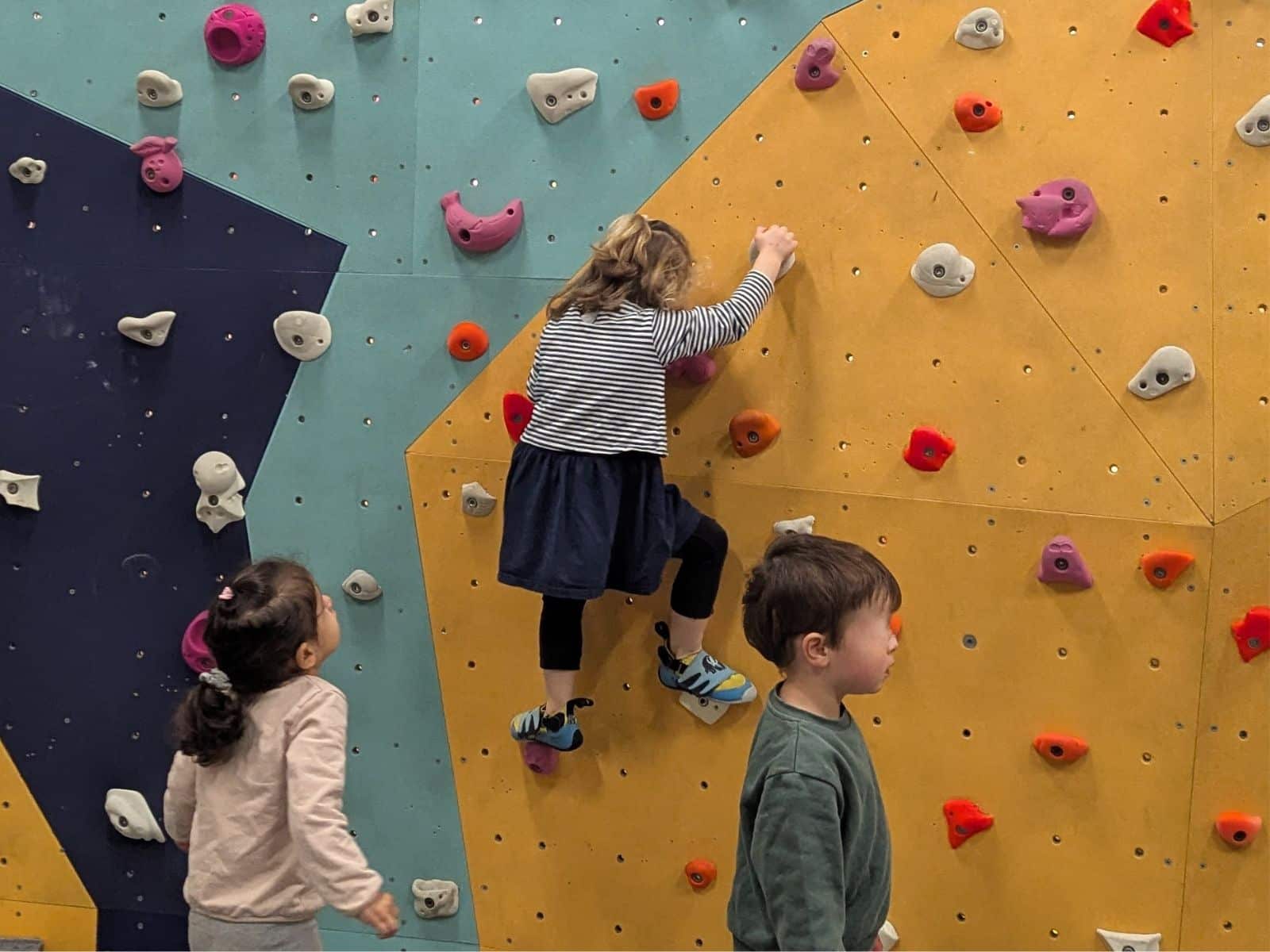 Initiation escalade périscolaire Montchat Bada Lyon 3